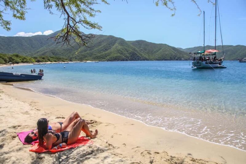 Santa Marta: Sailboat day tour to Tayrona Park - FAQ