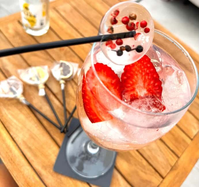 Santa Pola: Gin and tonic tasting and sunset sailboat ride - Santa Pola: Gin and Tonic Tasting and Sunset Sailboat Ride — An Authentic Spanish Evening