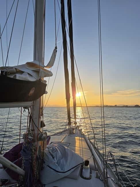 Santa Pola: Sailboat trips to Tabarca, snorkeling, and sunset with tasting - Who Should Consider This Tour?