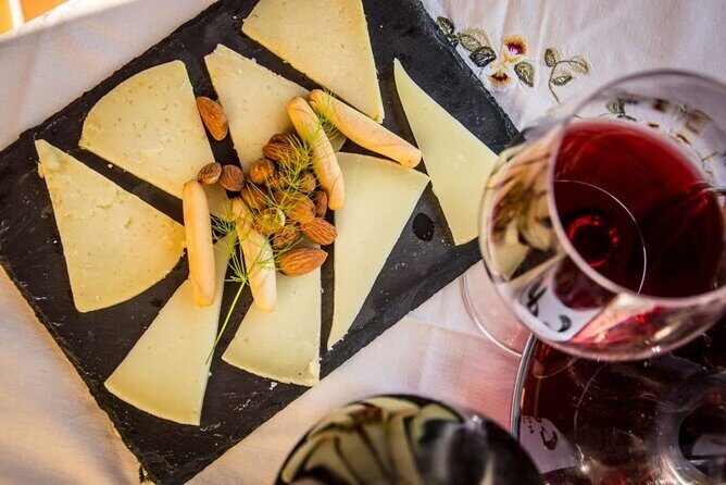 Santiago de Compostela: Cheese and Wine Tasting Experience - FAQ
