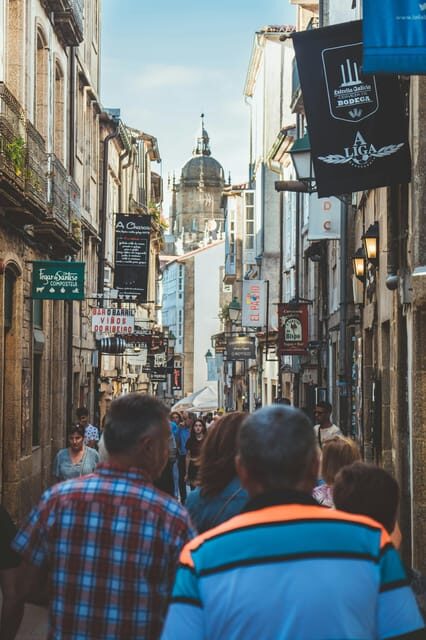 Santiago de Compostela: City tour and typical galician meal - Key Points