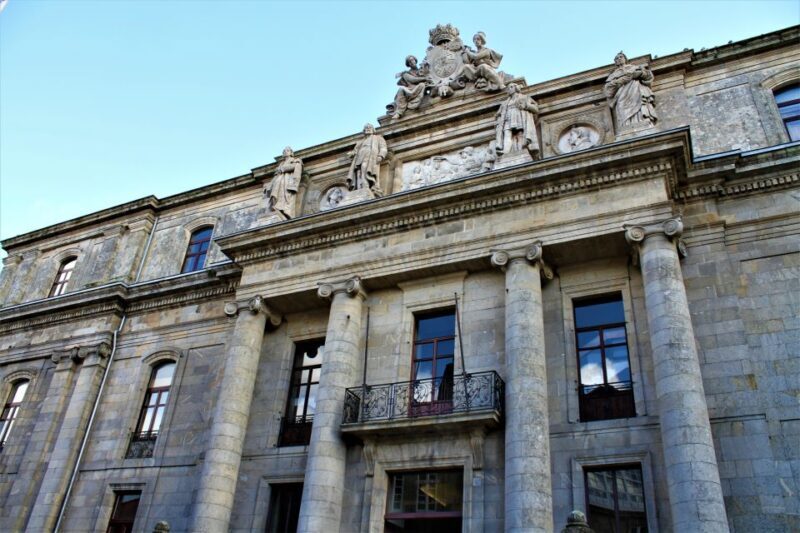 Santiago de Compostela: Private Guided Tour in two hours - Key Points