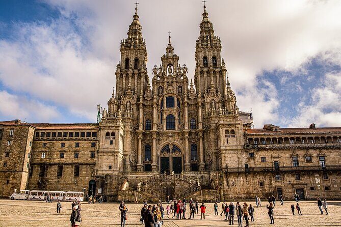 Santiago de Compostela Private Walking Tour with Cathedral Ticket - Exploring Santiago de Compostela: A Deep Dive