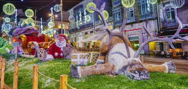 Santiago de Compostela: Vigo Christmas Lights Guided Tour - Key Points