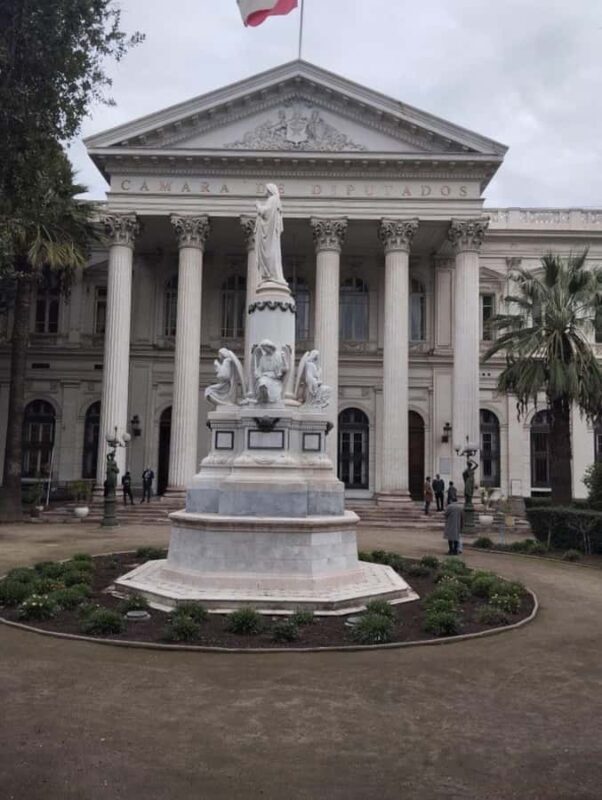 Santiago: Guided City Tour through the historic center of Santiago - Who Will Love This Tour?