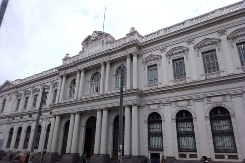 Santiago: Guided Walking Tour of the Historical Old Town - Key Points