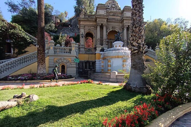 Santiago: Half-Day Sightseeing City Tour with Chauffeur and Guide - Who Will Love This Tour?