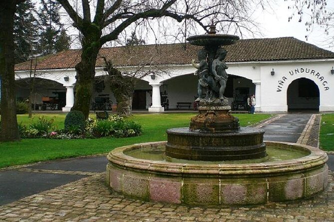 Santiago: Half day Visit to Undurraga vineyard, entrance and transport included - FAQ