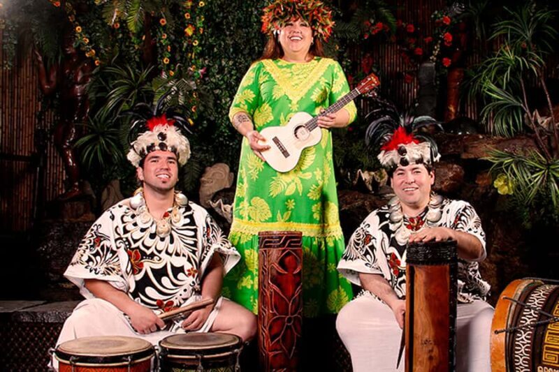 Santiago: Private Dinner & Chilean Folk Show with Transfers - Key Points