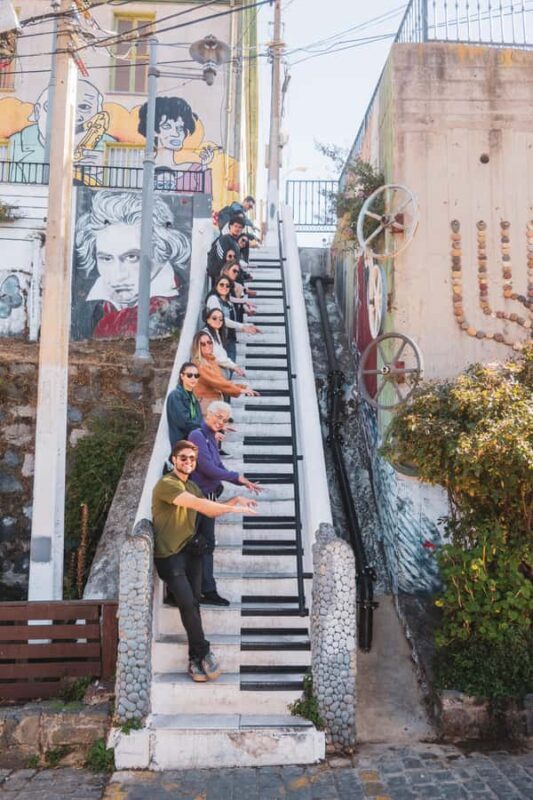 Santiago: Valparaíso, Viña del Mar and Casas del Bosque Winery with lunch - Who Would Enjoy This Tour?