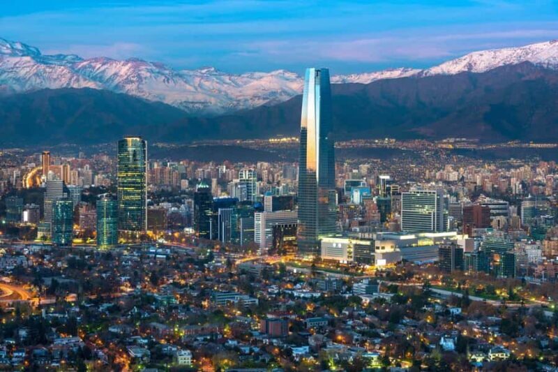 Santiago: walking tour, visit to the market, lunch and coffee included. - Key Points