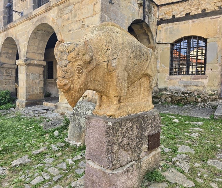 Santillana del Mar: exclusive private tour with Collegiate Church of Santa Juliana - FAQs