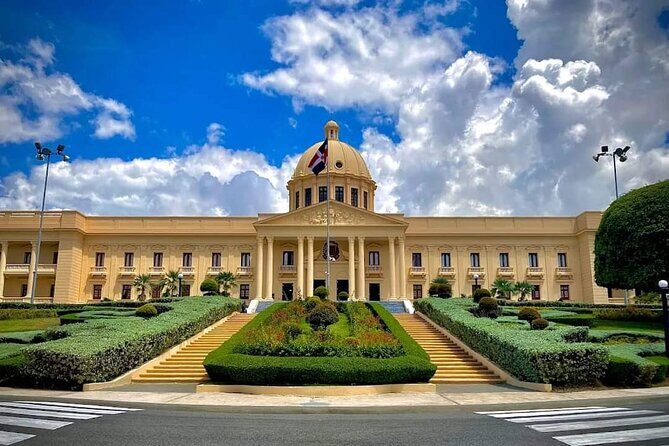 Santo Domingo City Tour - Starting Strong at Faro a Colón