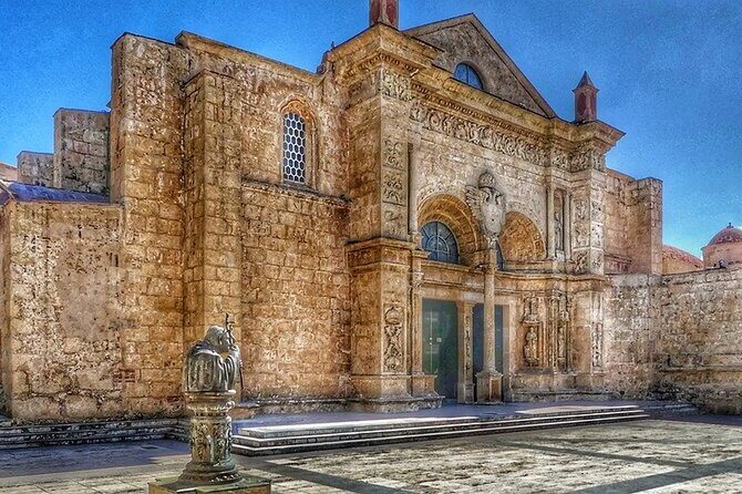 Santo Domingo City Tour from Punta Cana Full-Day - Transportation and Group Dynamics