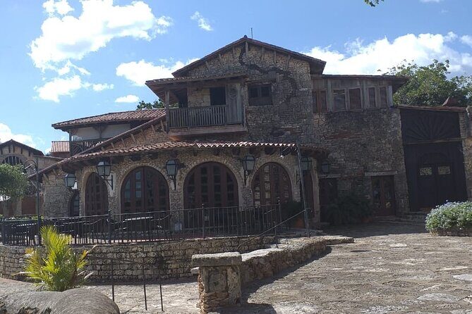 Santo Domingo City Tour From Punta Cana With Pick Up - An In-Depth Look at the Santo Domingo City Tour
