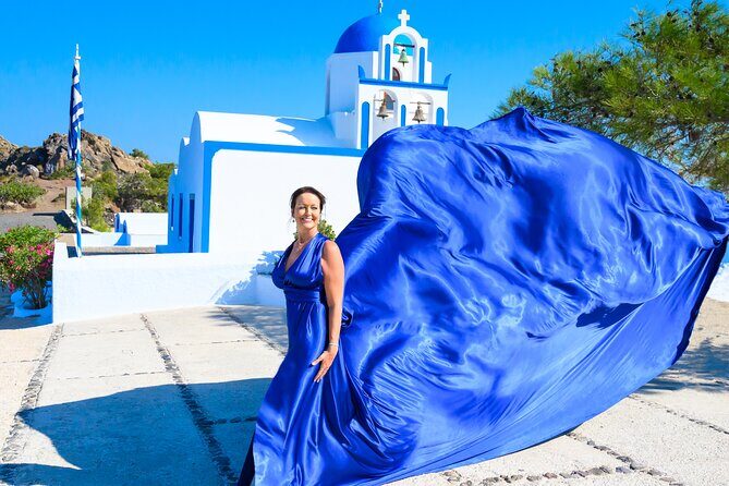 Santorini 2h Private Flying Dress Photoshoot with Transportation - The Photos: Quality and Delivery