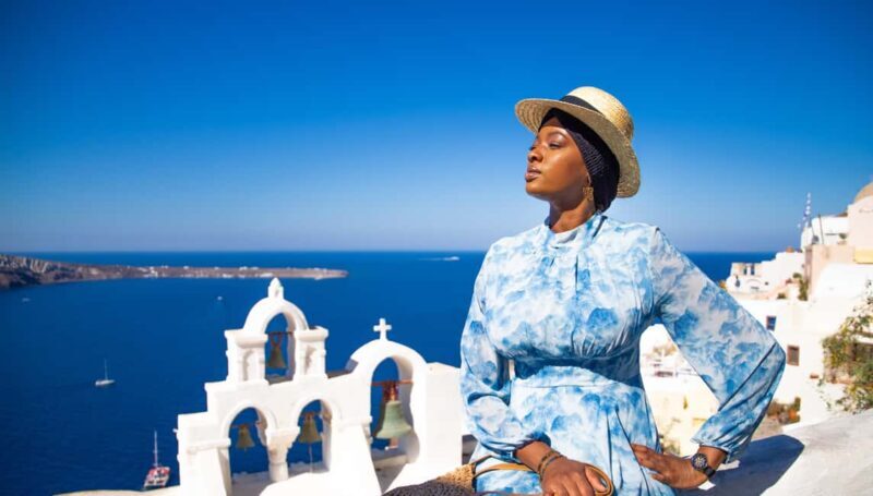 Santorini: 40-minute Photoshoot in Oia - Key Points