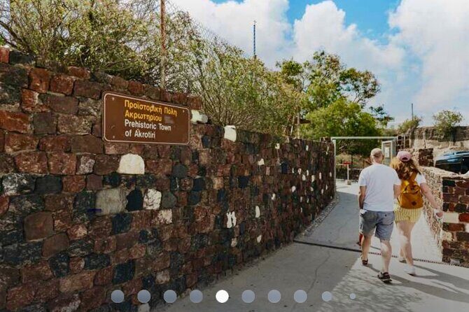 Santorini , Akrotiri tour by a licensed guide - Key Points