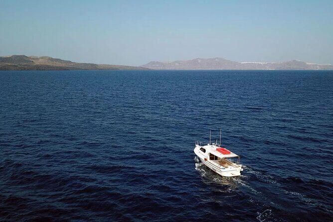 Santorini: Boat tour to Volcano, Hot Springs & Thirasia island - The Itinerary in Detail
