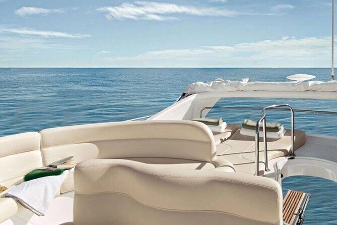 Santorini Caldera: Private Flybridge Yacht Experience - An In-Depth Look at the Santorini Caldera Yacht Tour