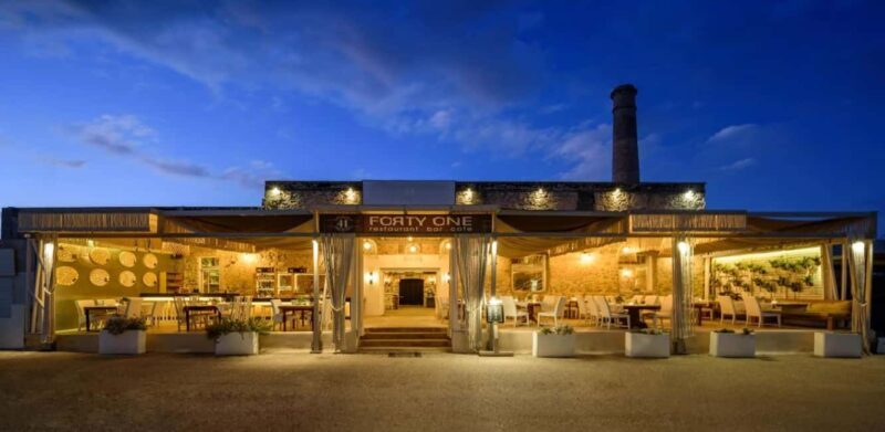 Santorini: Candlelight Restaurant Dinner on Black Sand Beach - Setting the Scene: A Romantic Escape by the Sea