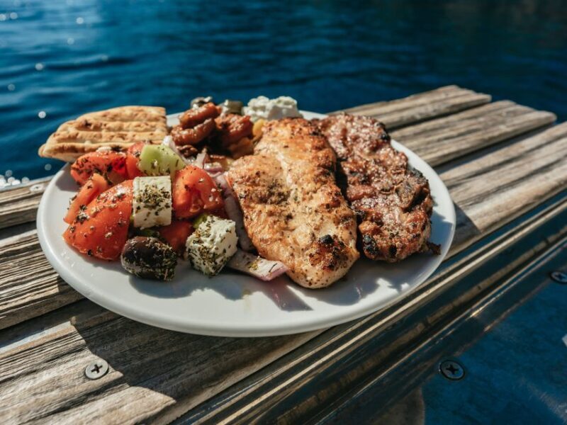 Santorini: Catamaran Caldera Cruise with Meal and Drinks - What to Expect on the Day or Sunset Cruise