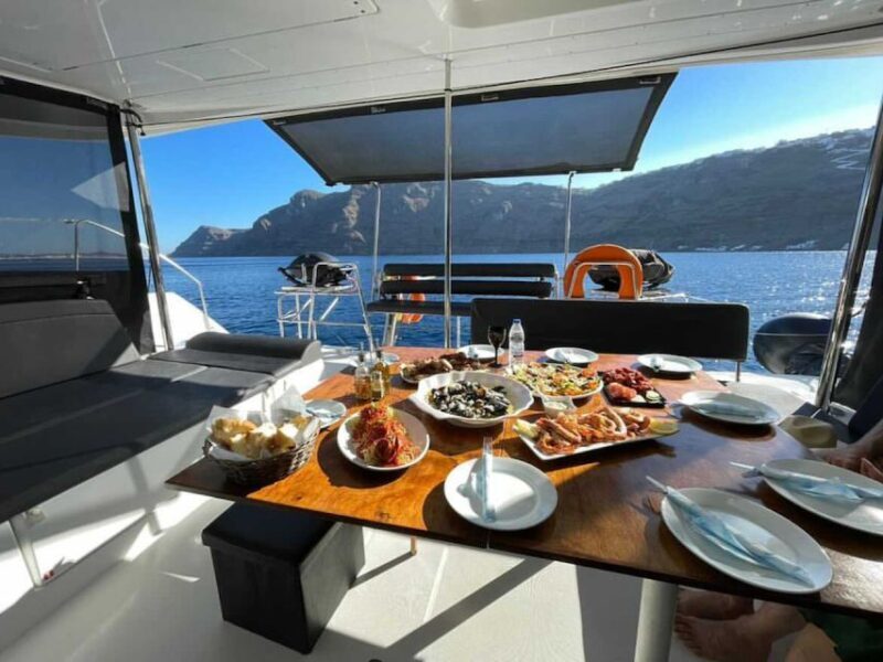 Santorini: Catamaran Cruise with Meal & Open Bar - Key Points