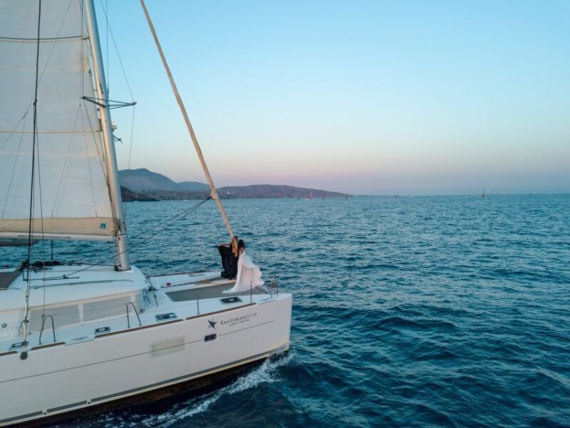 Santorini Catamaran Cruise with Swimming, Meal and Open Bar - An In-Depth Look at the Santorini Catamaran Cruise
