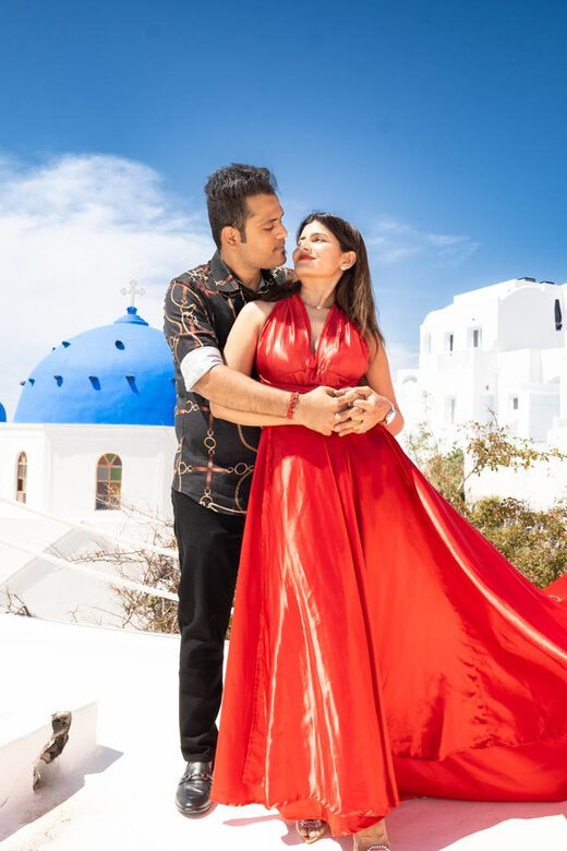Santorini Couple Photoshooting - The Sum Up