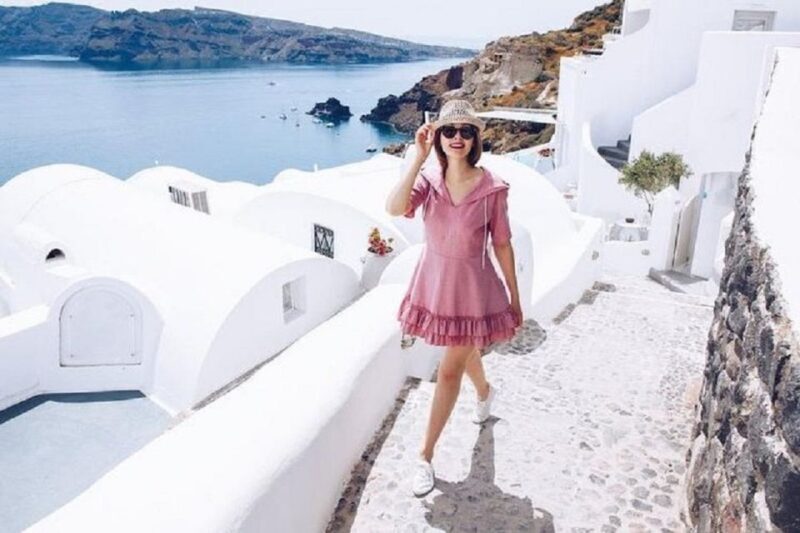 Santorini: Fira Town Walking Tour with Wine Tasting - Detailed Itinerary Breakdown