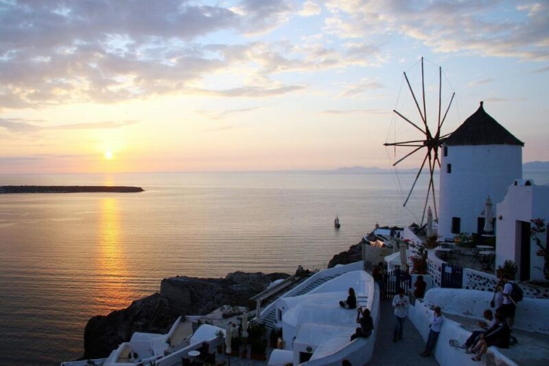 Santorini Fully Customizable Tour - Key Points