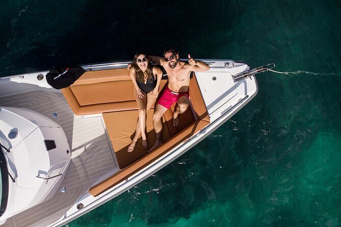 Santorini Half Day MotorCruiser Private Cruise incl. Meal,Drinks &Free Transport - Key Points