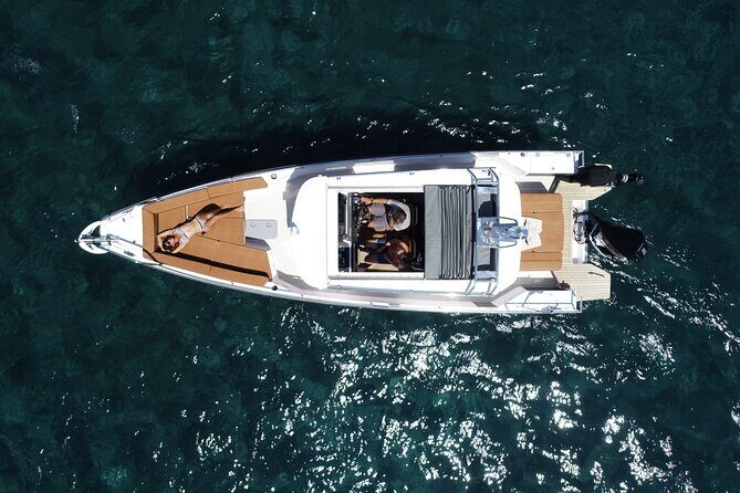 Santorini Half Day MotorCruiser Private Cruise incl. Meal,Drinks &Free Transport - The Sum Up