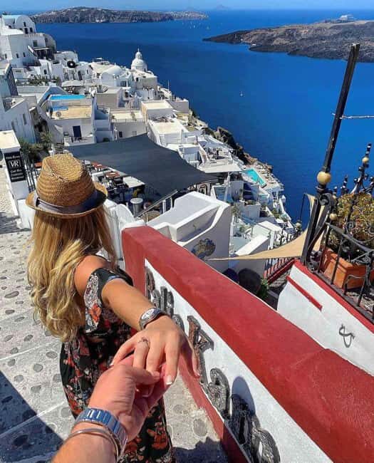 Santorini: Highlights Tour & Flying Dress Photoshoot - The Value of a Photo-Enhanced Santorini Experience