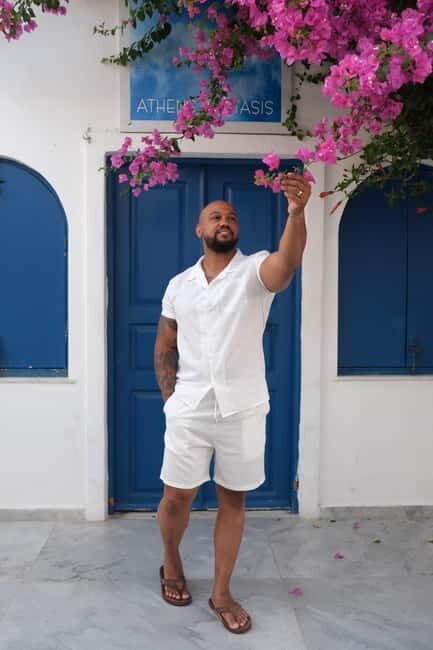 Santorini: InstaPhotoshoot and Culture Walk in Oia - Authentic, Unfiltered Photos in a Competitive Setting