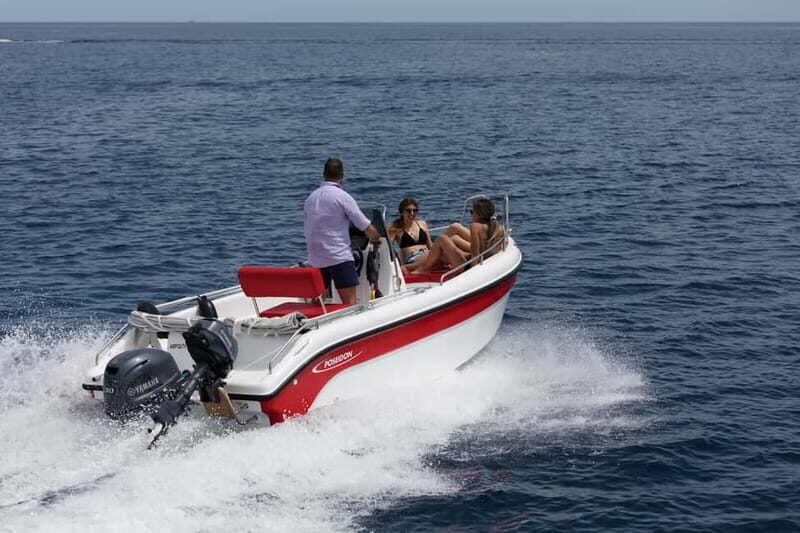 Santorini: license free boat in Santorini - A Practical Guide to Your Santorini Boat Rental