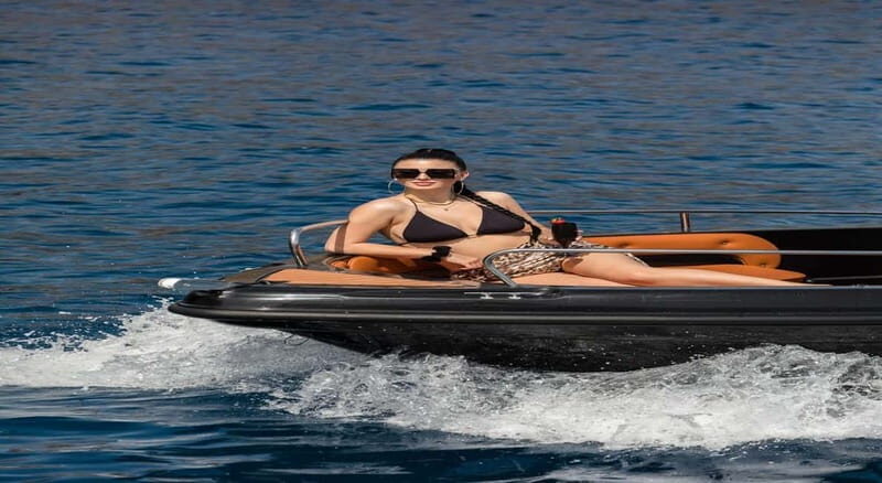 Santorini: License free Luxury boat and snorkeling included - An Authentic Day on Santorini’s Waters
