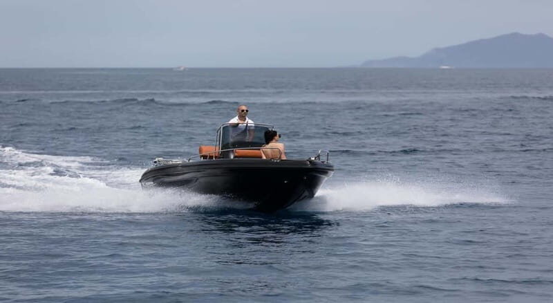 Santorini: License free Luxury boat and snorkeling included - Who Will Love This Tour?
