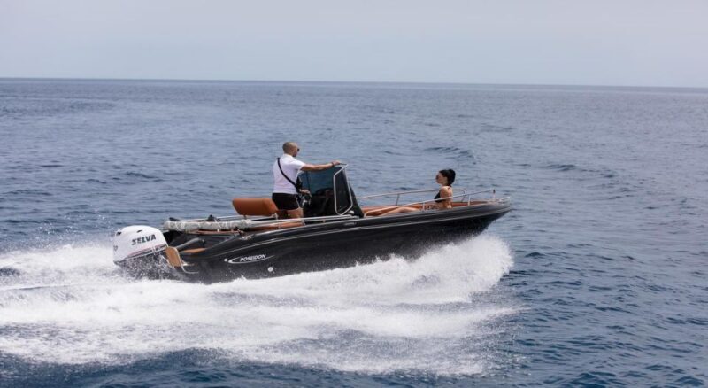 Santorini: License free Luxury boat and snorkeling included - Frequently Asked Questions