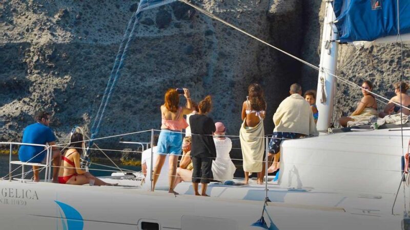 Santorini: Luxury Caldera Cruise with Full Greek Meal - Key Points