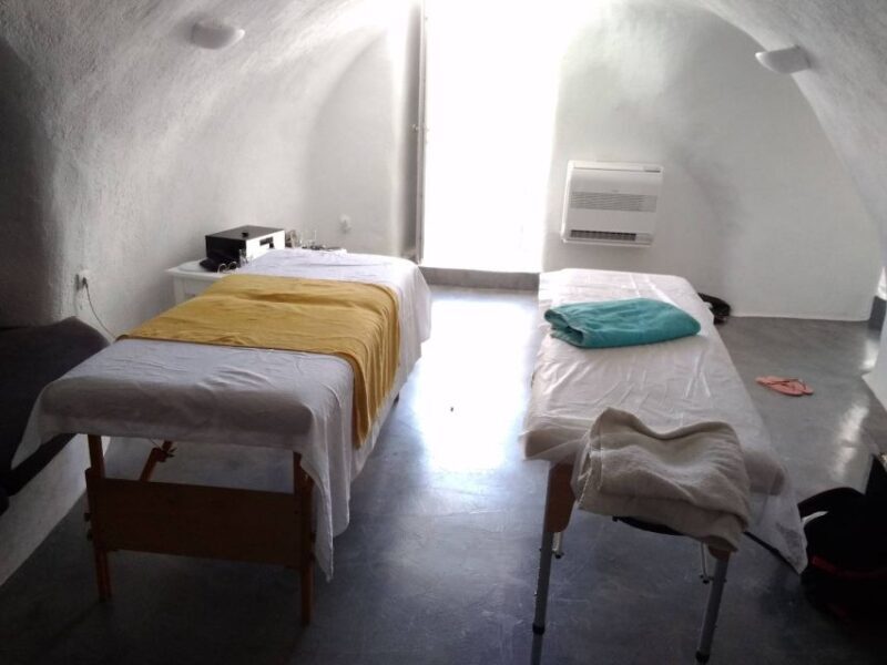 Santorini: Mobile Couples Massage at Your Private Villa - Practicalities and Considerations