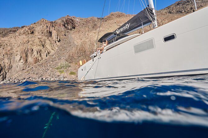Santorini Oia: Caldera Luxury Day Cruise with BBQ & Drinks - FAQ
