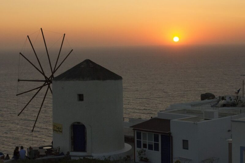Santorini: Oia Cultural Highlights Sunset Walking Tour - Final Thoughts
