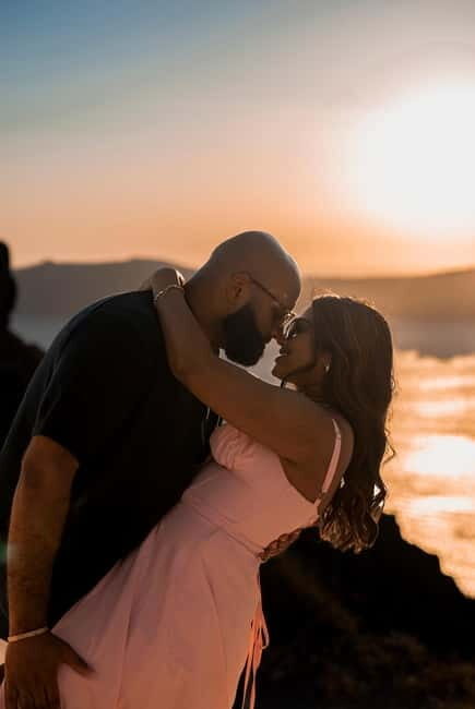 Santorini: Oia Private Couple Photoshoot with 35 Photos - FAQ