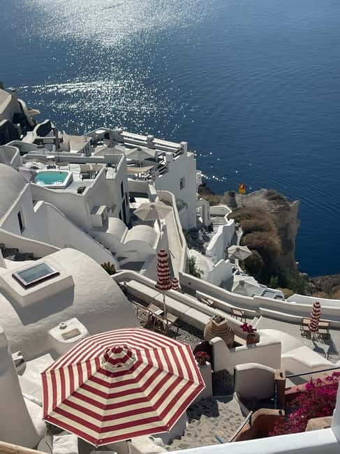 Santorini: Oia Sunrise Walking Tour with Local Guide - Key Points