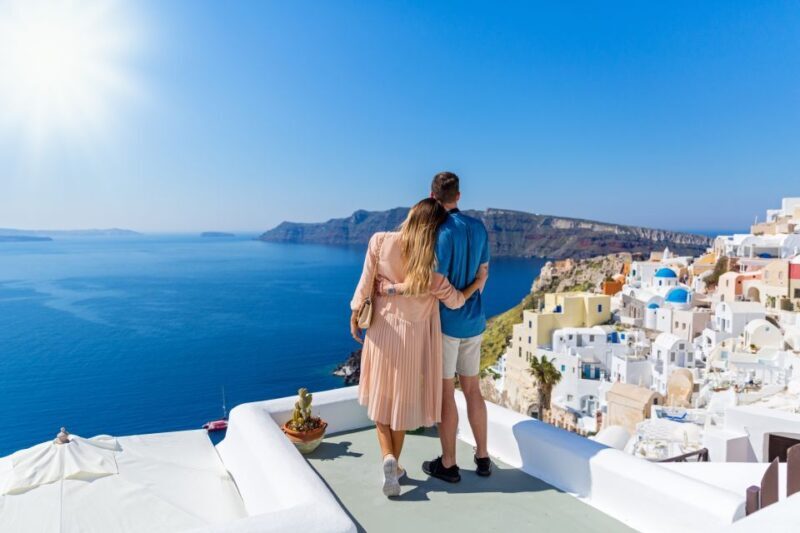 Santorini: Photo Shoot with a Private Vacation Photographer - A Detailed Breakdown of the Experience