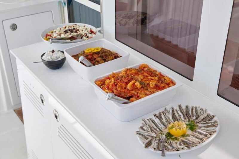 Santorini: Platinum Catamaran Cruise w/ BBQ Meal & Open Bar - An In-Depth Look at the Santorini Platinum Catamaran Experience
