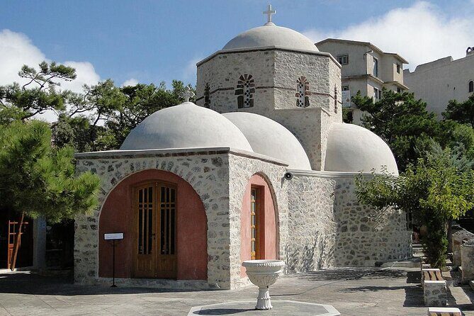 Santorini Private Half-Day Tour with Pickup - FAQs
