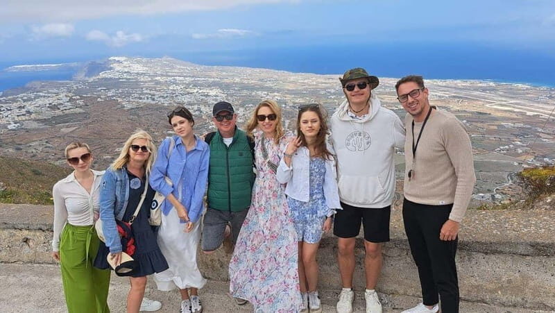 Santorini: Private Land Tour With a Local Driver - Discover Santorini in Comfort and Style: Private Land Tour with a Local Driver