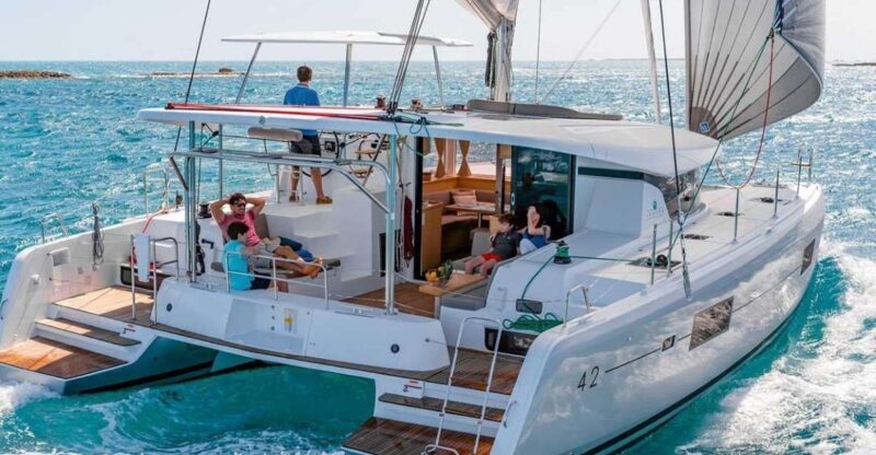 Santorini: Private Luxury Catamaran Cruise with Greek Meal - Key Points